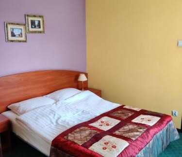 Elblag Hotel | HOTEL ŻUŁAWY