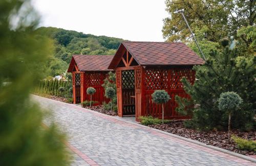 Transcarpathia Hotel | Top-Rated HOTEL Баймонт: Family-Friendly with Hot Tub