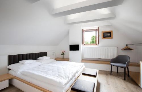 Pardubice Hotel | Highly Rated Hotel 100: Family-Friendly Dining Awaits