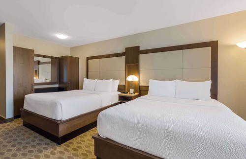 Calgary Hotel | Discover Hotel 11: Eco-Friendly with Pool & Spa Amenities