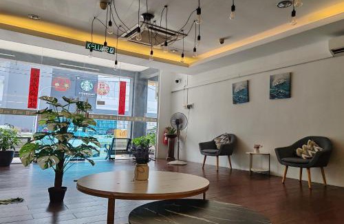 Taman Pengkalan Jaya Hotel | Affordable Stay at Hotel 18 near Ipoh Aeon Mall