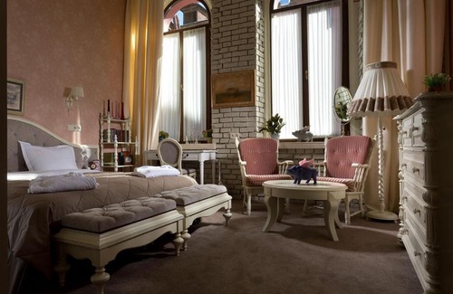 Petrovskoye Hotel | Pet-Friendly Hotel 19: Rated 9.5/10 for Families