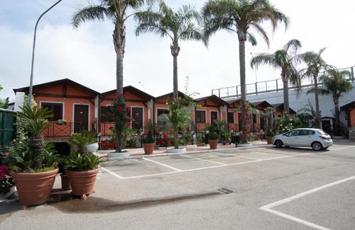 Giugliano in Campania Hotel | Guest Favorite: Hotel 2000 with Breakfast & Accessibility