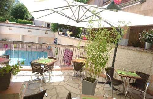 La Caravane Hotel | Relax at Lou Cigaloun with Ocean Views and Pool Access