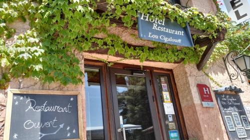 La Caravane Hotel | Relax at Lou Cigaloun with Ocean Views and Pool Access