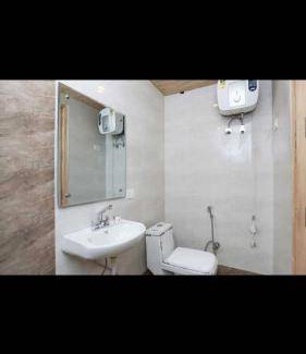 Indirapuram Hotel | Budget-Friendly Hotel for 3 Guests with Restaurant Access