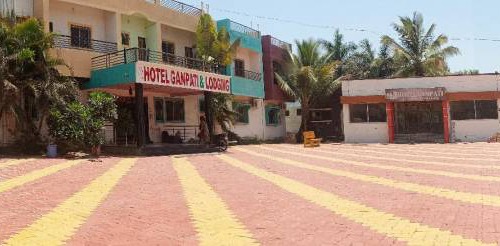 Ahmednagar Hotel | Explore Comfort at Hotel Ganpati and Lodging - 4-Star Stay