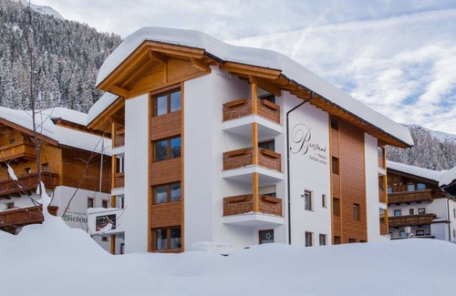Plan Hotel | Hotel ∙ 4 guests