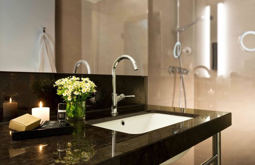 Petershausen-West Hotel | Discover Hotel 47°: Spa & Family-Friendly Stay Awaits