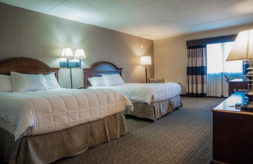 Halfway Hotel | Inviting Hotel 620 with Ocean Views and Hot Tub Amenities