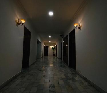 Vadodara Hotel | Hotel 7 CR