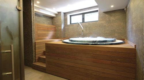 Ribes De Freser Hotel | Discover Hotel 9 Sant Antoni: Oceanfront Bliss Awaits