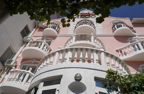 Anapa Hotel | Discover Comfort at Hotel Ардо with Pool and Hot Tub