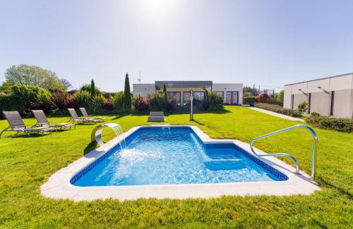 Arzua Hotel | Indulge at Hotel A Curuxa Wellness with Oceanfront Amenities