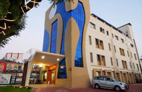 Mayiladuthurai Hotel | Budget-Friendly Hotel Aadhi: Pet Friendly & Family-Oriented