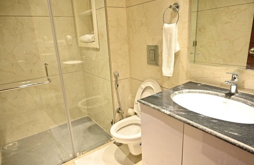 Bareilly Hotel | Discover Hotel Aakriti Clarks Inn Express: Family-Friendly Stay