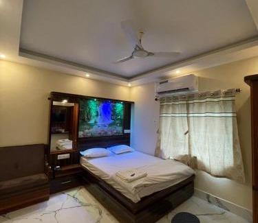 Tarapith Hotel | Kid-Friendly Hotel Aarohi with an Impressive 8/10 Rating