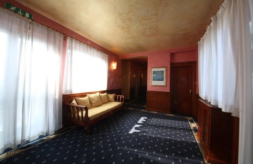 Porto Mantovano Hotel | Discover Comfort at Hotel Abacus: Spa & Family-Friendly