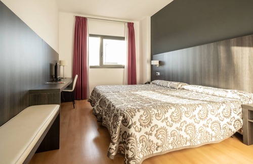 Miranda de Ebro Hotel | Discover Hotel Abades Via Norte: Family-Friendly Retreat