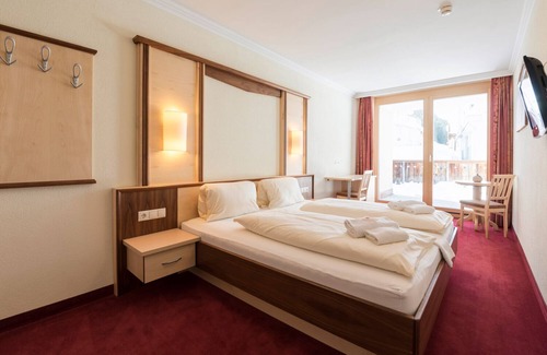 Ischgl Hotel | Experience Hotel Abendrot: Spa Retreat with Perfect Ratings