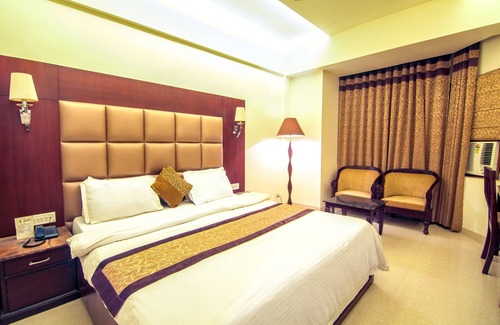 Mathura Hotel | Top-Rated Hotel Abhinandan: Family-Friendly Amenities Await
