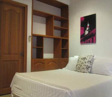 El Cabrero Hotel | Relax at Hotel Abi Inn: Oceanfront with Pool & Breakfast
