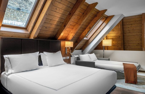 Baqueira Hotel | Experience Hotel AC Baqueira: Ski Resort with Spa & Pool