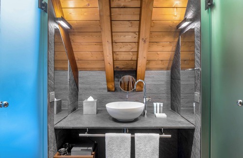 Baqueira Hotel | Experience Hotel AC Baqueira: Ski Resort with Spa & Pool