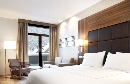 Baqueira Hotel | Experience Hotel AC Baqueira: Ski Resort with Spa & Pool