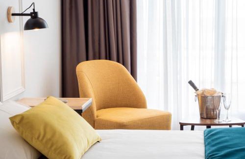 Lloret Town Center Hotel | Relax at Hotel Acapulco: Family-Friendly with Pool Access