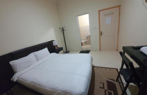 Bouarfa Hotel | Pet-Friendly Hotel Achark: Ideal for Families & Dining