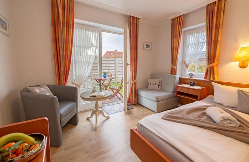 Westerland Hotel | Pet-Friendly Hotel Achter Dünem with Hot Tub and Breakfast