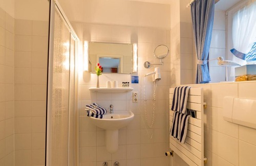 Westerland Hotel | Pet-Friendly Hotel Achter Dünem with Hot Tub and Breakfast