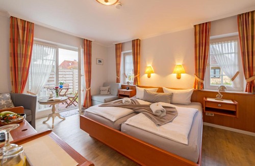 Westerland Hotel | Pet-Friendly Hotel Achter Dünem with Hot Tub and Breakfast
