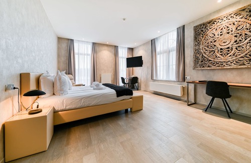 Middelkerke Hotel | Explore Hotel Acropolis: 4-Star Stay with Pool & Dining