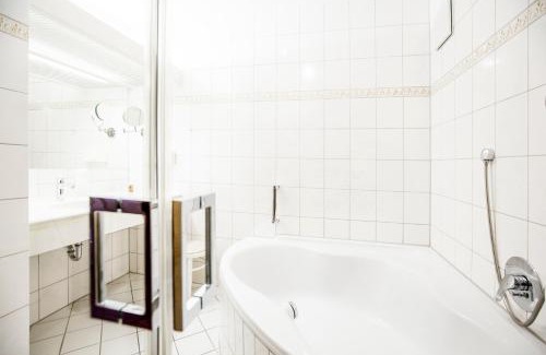 Ehingen Hotel | Discover Hotel Adler - Paulas Alb: Family & Pet Friendly Stay