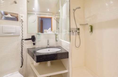 Niederdorf Hotel | Discover Hotel Adler Zürich: Spa, Restaurant & Family Fun
