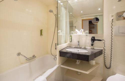 Niederdorf Hotel | Discover Hotel Adler Zürich: Pet-Friendly & Family Welcoming