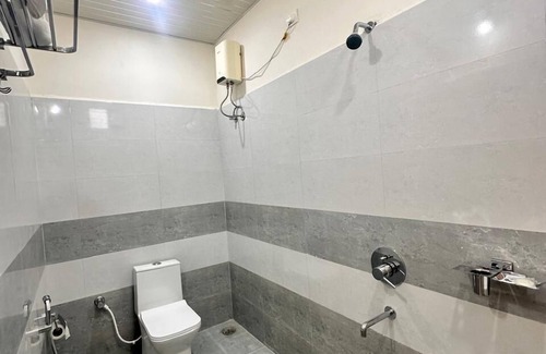 Shamshabad Hotel | Budget-Friendly Hotel Aerotel with Family Dining Options