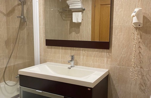 O Grove Hotel | Hotel Agrelo: Guest Rated 8.8 with Pool & Spa Amenities