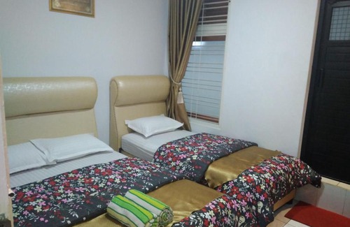 Bukittinggi Hotel | Budget-Friendly Hotel Agung with Breakfast and Kitchen