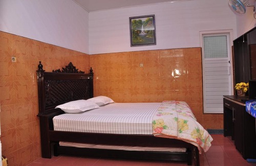 Bukittinggi Hotel | Budget-Friendly Hotel Agung with Breakfast and Kitchen