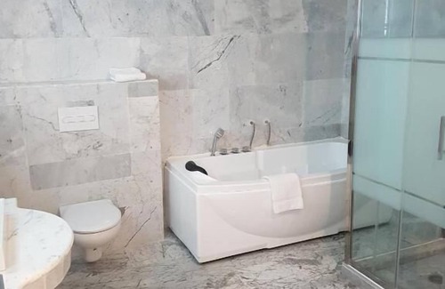 Lome Hotel | Experience Comfort at Hotel Ahoefa King Salomon Garden
