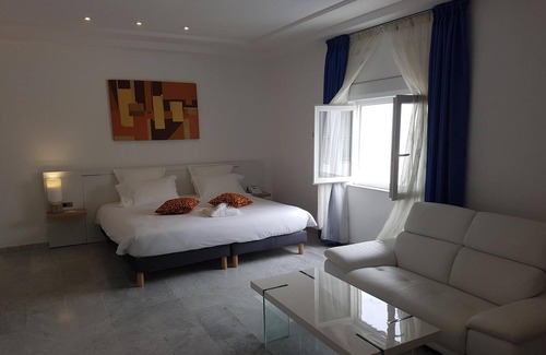 Lome Hotel | Experience Comfort at Hotel Ahoefa King Salomon Garden