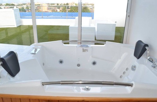 Lome Hotel | Experience Comfort at Hotel Ahoefa King Salomon Garden