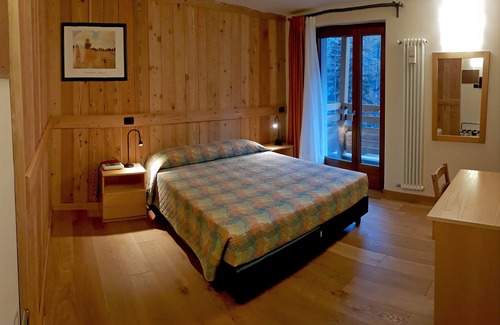 Entreves Hotel | Hotel Aigle: Guest Rated 9.8 with Spa & Family-Friendly Perks