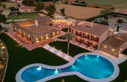 Torroella de Fluvia Hotel | Charming Hotel Aires de l'Emporda with Ocean Views