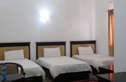 Matola Hotel | Budget-Friendly Stay at Hotel Al-Khalil Machava with Breakfast