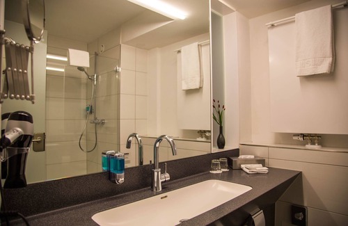 Munchen District Hotel | Elegant Hotel Alarun: Top-Rated Stay with Great Amenities