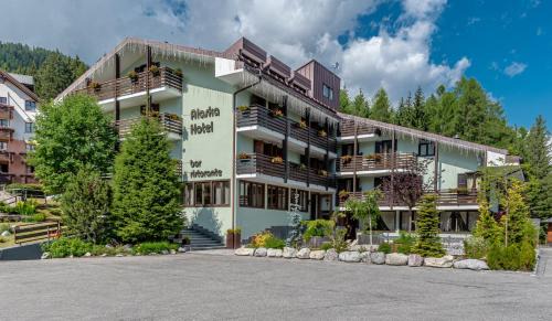 Folgarida Hotel | Discover Hotel Alaska: Family-Friendly with Top Amenities